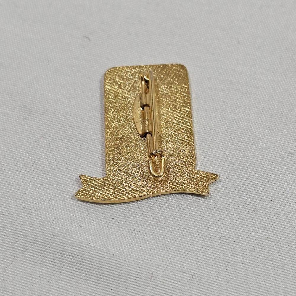 Vintage Ischgl Tirol Ski Resort Austria Love Skiing Travel Hat Lapel Pin - Picture 3 of 3